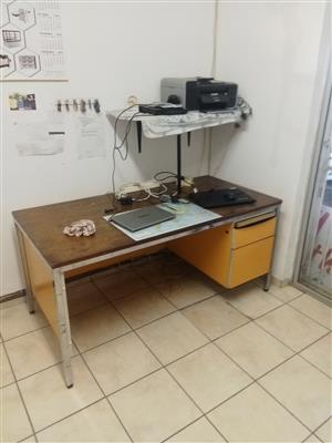 Office desk and side desk for sale 