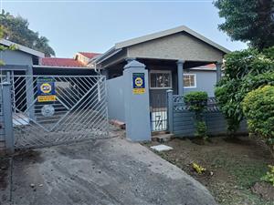 House Rental Monthly in Lincoln Meade