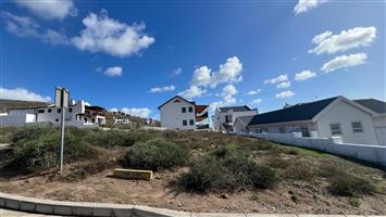 Prime 389 m² Stand with Ocean Views in St Helena Views Estate
