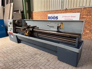 2.8M COLCHESTER METAL LATHE