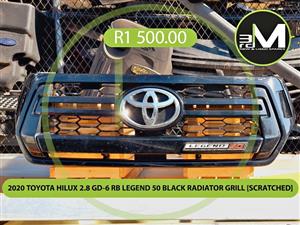 2020 TOYOTA HILUX 2.8 GD-6 RB LEGEND 50 BLACK RADIATOR GRILL [SCRATCHED]
