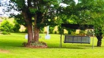 Bargain Off-Grid Homestead! 3-Bed Country Home on 2,974m² with Borehole – Hobhou