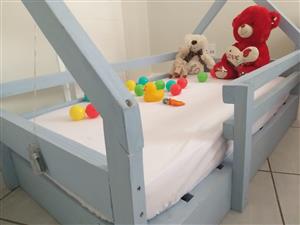  House shaped baby cot for sale