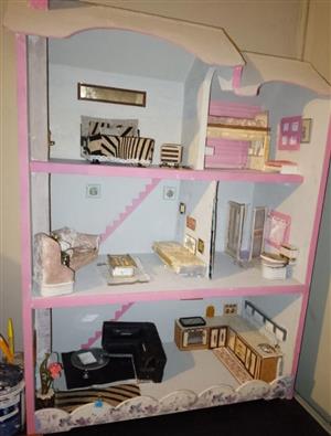 Dollhouse with furniture