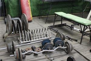 194KG WEIGHTS W/BENCH RACKS AND BARS(S066430J)