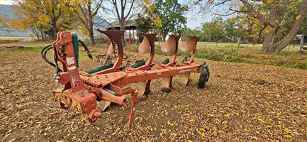 2000 KVERNELAND 4 FURROW  REVERSIBLE PLOUGH 
