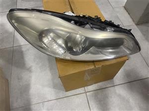 2010 VOLVO C30 HALOGEN HEADLIGHT RIGHT SIDE FOR SALE. IN EXCELLENT CONDITION