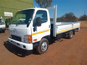 FOR SALE: Hyundai 4 Ton Truck - 2006 Model
