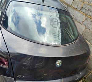 Alfa Romeo Gt  Bootlid