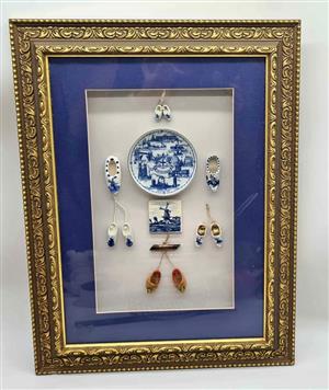 Stunning Frame with Delft Decor size of frame 39cm x 51cm Montana Park