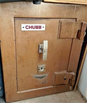 CHUBB ANTIQUE SAFE