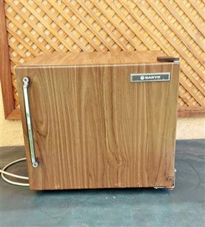 Vintage reliable mini bar fridge