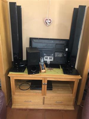 Oak TV/Radio cabinet/stand 
