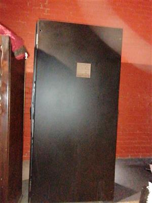 DATA SERVER/STORAGE CABINET