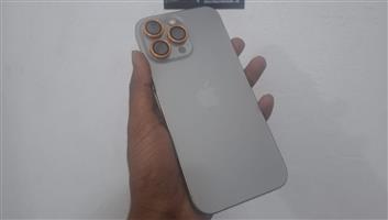 *iPhone 16 Pro Max 