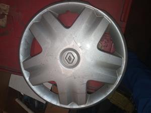 Renault Clio ii hubcap