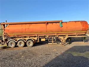 56 cube Auger triaxle Tanker