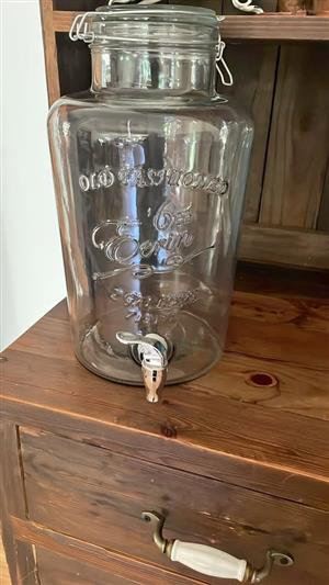 Vintage-Style Glass Drink Dispenser – (7.5L) - Klein Brak Rivier