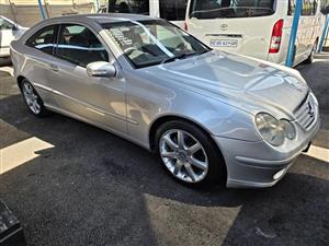 Mercedes-Benz C230
