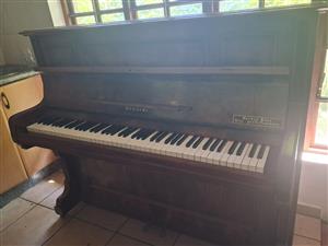 Vintage Renadi Piano