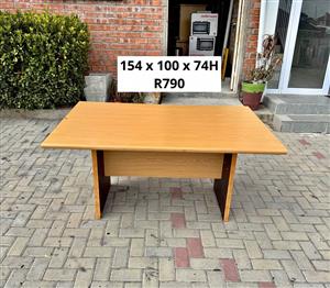 OFFICE MEETING TABLE