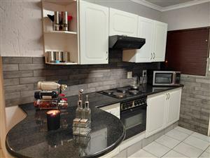 Exciting new listing in Kenleaf!!