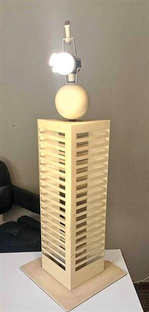POST MODERN STYLE TABLE LAMP (1960  - 1970 )