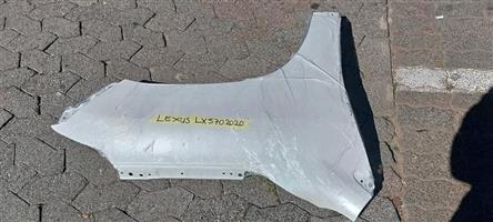 LEXUS LX570 2020 FENDER