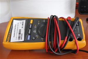 FLUKE 117 TRUE RMS MULTIMETRE(S067243A)