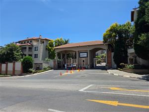 Spacious two bedroom, one bathroom, ground floor apartment – Serious sellers, open to negotiation.