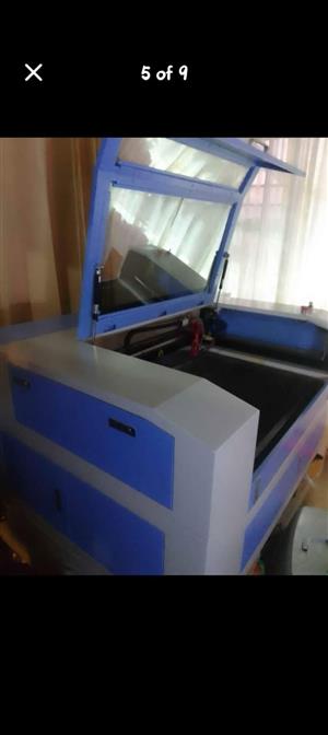 Co2 100w laser engraver/cutter.In good condition ex Umhlali 