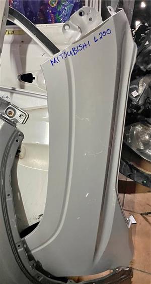Mitsubishi Triton L200 fender