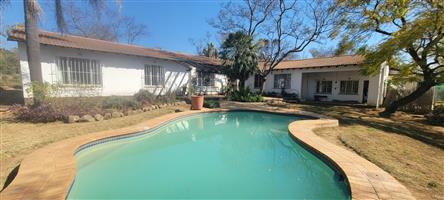 Farmall smallholding easy access from Malibongwe