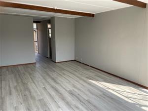 Room in a 2-Bedroom Flat in Brummeria (Pretoria East)
