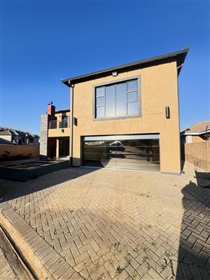 Stylish Double-Storey Family Home with Pool in Middelburg South