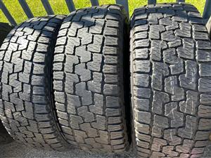 265/65/18 scorpion Pirelli All "Terrain Tyres like 70% thred life