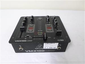 Mixer Behringer VMX100USB 