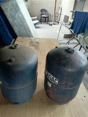 2 gas canisters for sale in Mountain View 