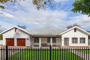 House For Sale in Robertson
