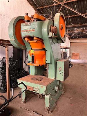 120 TON ECCENTRIC MECHANICAL PRESS