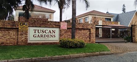 Townhouse For Sale in Florentia