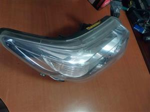 T0Y0TA HILUX 2007 XENON HEADLIGHT for sale