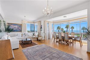Apartment For Sale in Three Anchor Bay