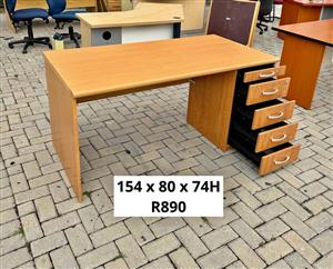 OFFICE DESK WITH DRAWERS