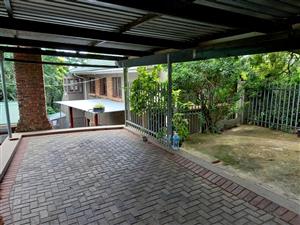 Vincent - Secure Bachelor flat Available 1 March