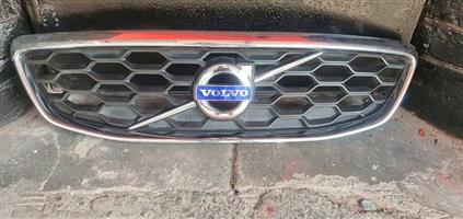 Volvo V40 grill