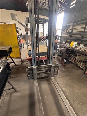 Nissan 2.5 Ton Diesel Forklift
