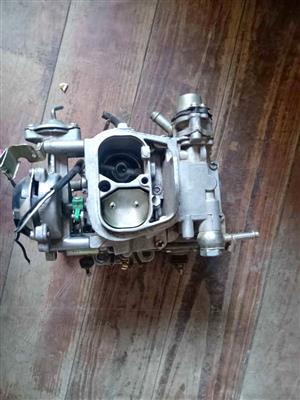 Toyota 4Y Carburetor in good working condition