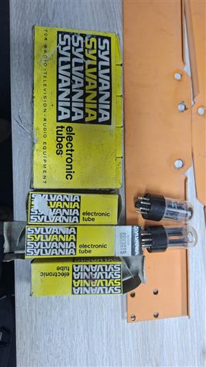 Valve Pre-Amp  :    6SN7GTB