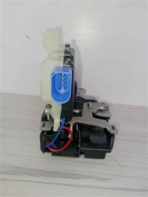 VW Polo passenger door lock